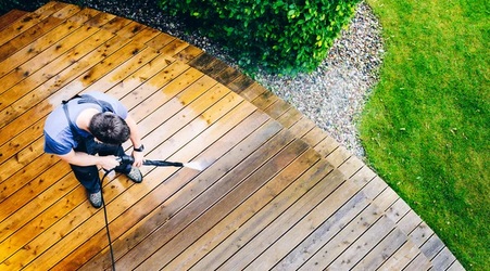 The Best Deck Cleaners For Deck Builders